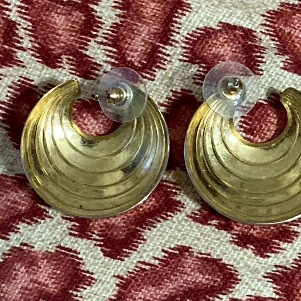 Earrings from estate sale unknown maker - Picture 3 of 3